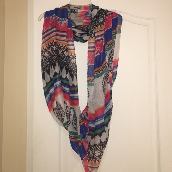 Final price💕Infinity scarf NWOT 💕