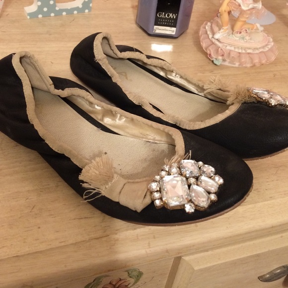Size 8 1/2 women's MIA flats
