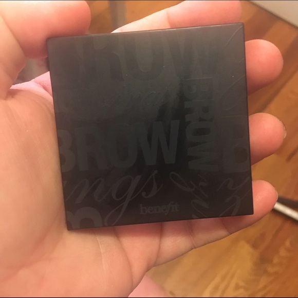 *Sold* Benefit Brow-Zings in Light