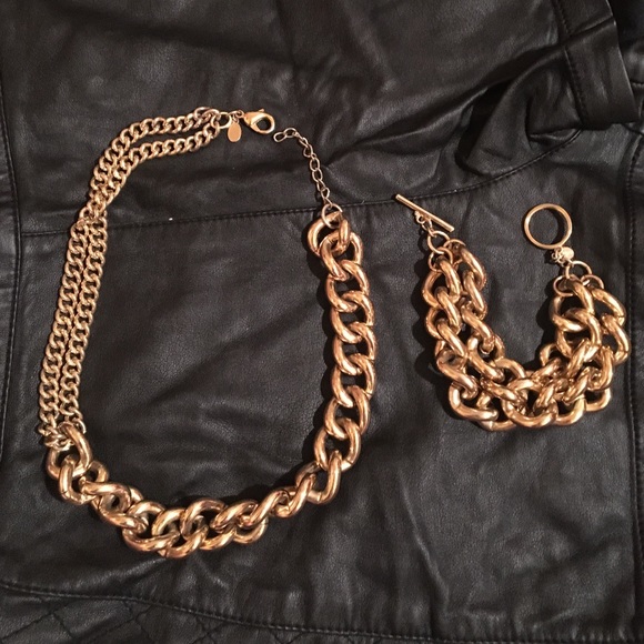Gold necklace and bracelet set