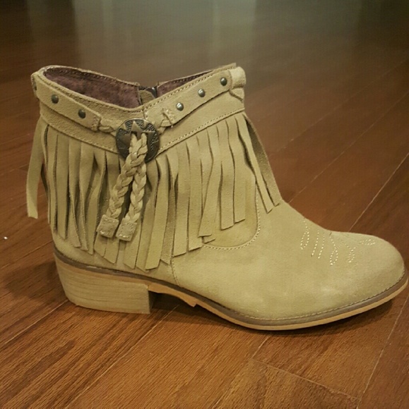 Booties - Picture 3 of 4