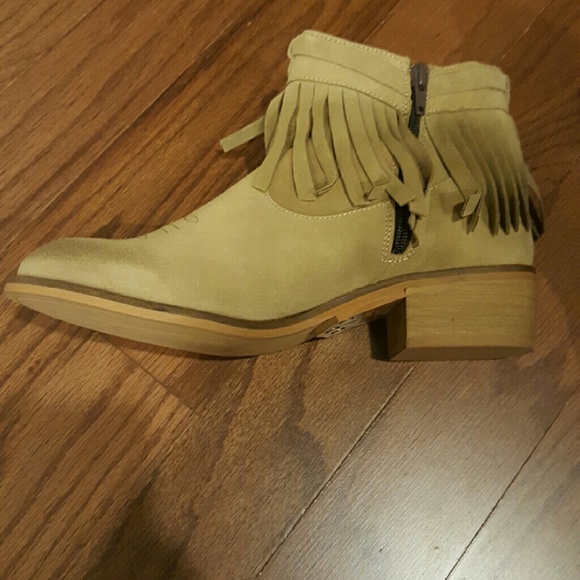 Booties - Picture 4 of 4