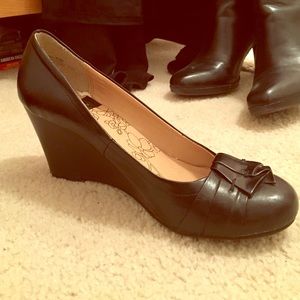 CL by Laundry black wedge