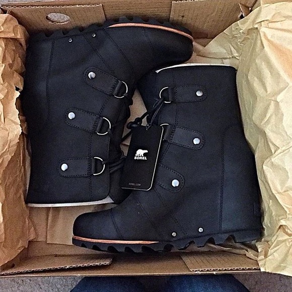 LASTπNWTπSorel Joan of Arctic Black Wedge Bootie - Picture 4 of 8