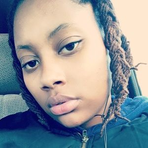 Meet your Posher, Mylia