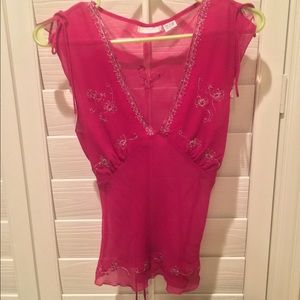 Fuchsia top with silver details
