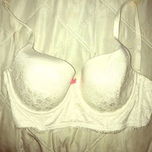 Women's 36 DD Victoria's Secret bra