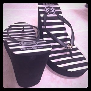 Gently used Wedge Flipflops