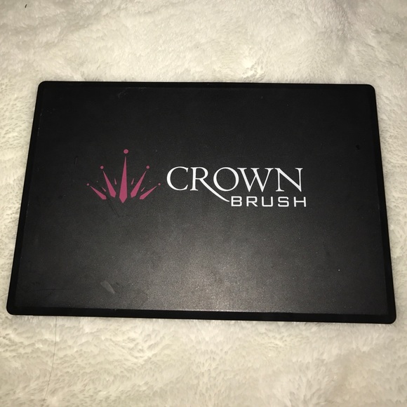 Crown Brush Palette