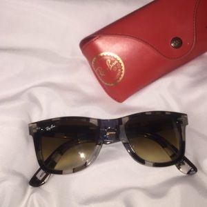 Ray-Ban Sunglasses With Case