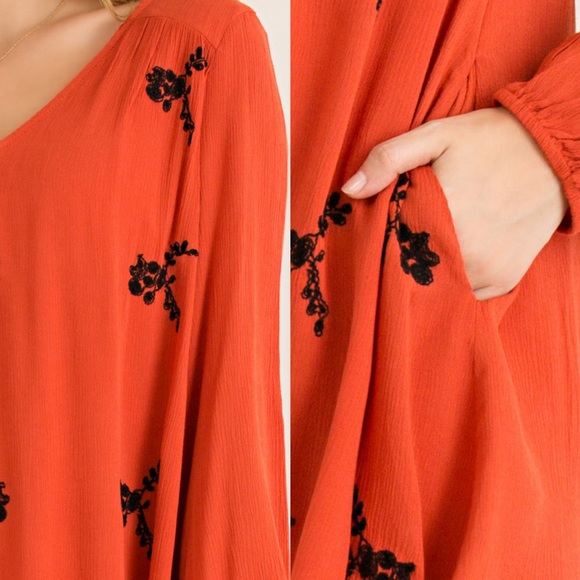 ‼️SALE‼️Floral Embroidery Cutout Back Shift Dress - Picture 4 of 4