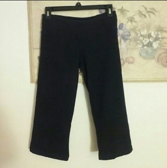 2-N-1 LULULEMON REVERSIBLE GROOVE CROPS SIZE 6 - Picture 3 of 4