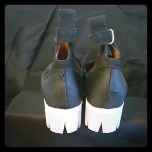 STIU Woman Shoe / Sneaker Ankle pull on