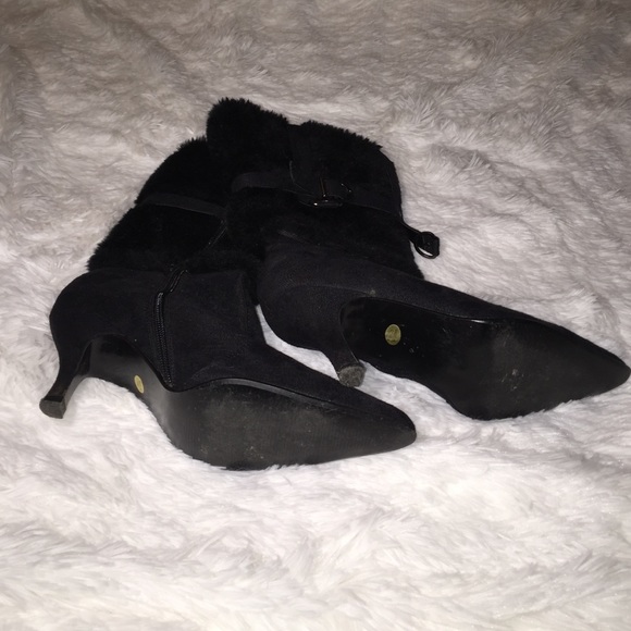 Fuzzy boots 🚩FREE 🚩🚩🚩 - Picture 2 of 2