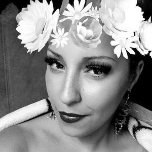 Meet your Posher, Elainie