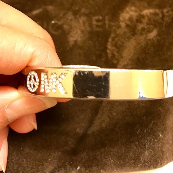 ☮️ Michael Kors ☮️ Bangle Bracelet Silver - Picture 2 of 4