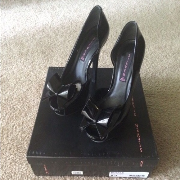 Steven by Steve Madden Rosale Patent Platforms