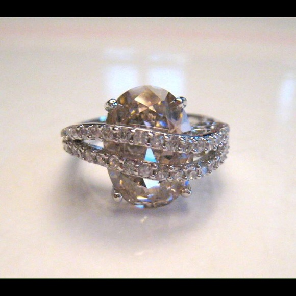 Vintage Ring BIG COCKTAIL Size 7 Silver tone - Picture 1 of 4