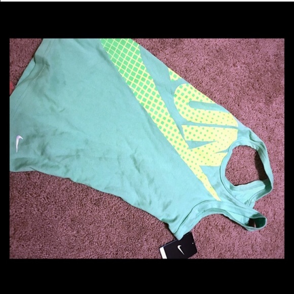 Nike run tank