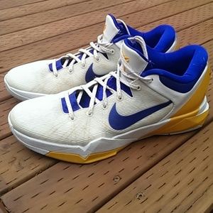 Kobe 7 SIGNATURES!