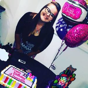 Meet your Posher, Alexandra