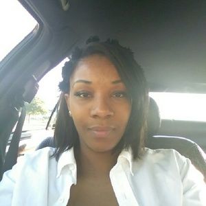 Meet your Posher, Tia