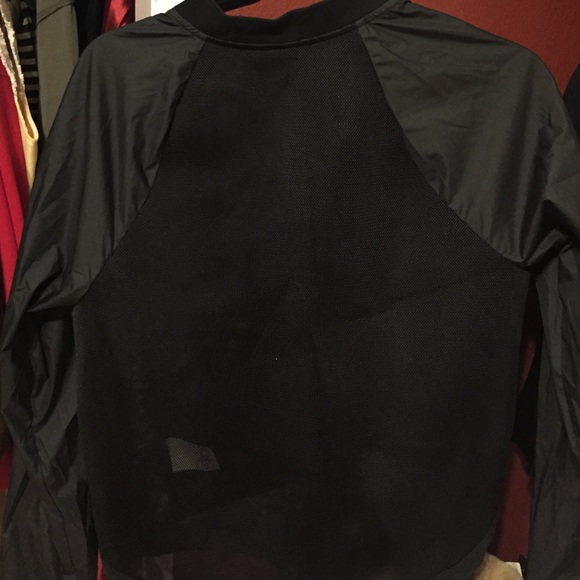 Nike mesh windbreaker - Picture 2 of 3