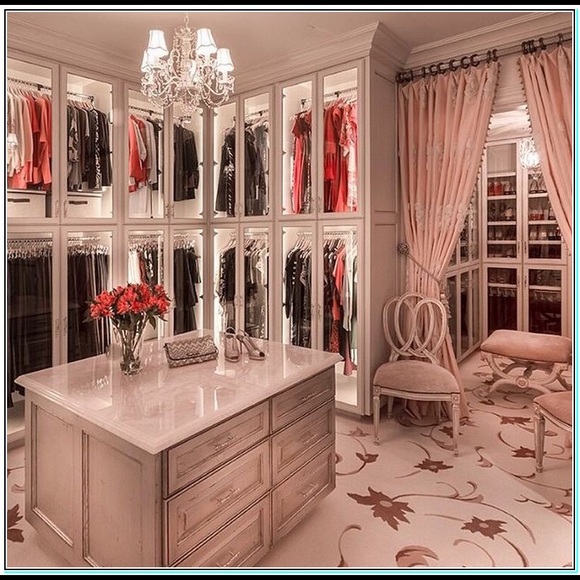 Meet your Posher, Jessica - Picture 2 of 4