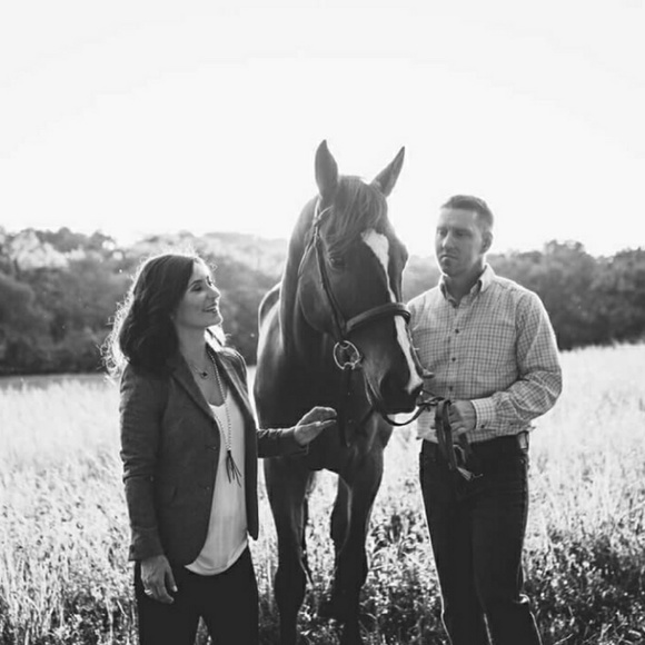 Meet your Posher, Caitlin - Picture 2 of 2