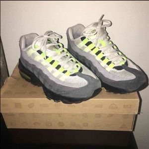 Air max 95 boys size 5.5