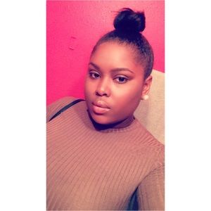 Meet your Posher, Nora