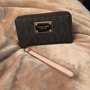 Michael Kors Wristlet