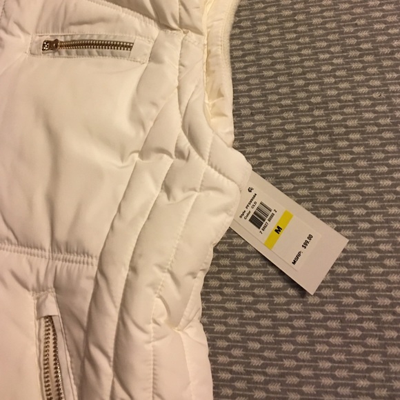 Calvin Klein puffer best - Picture 3 of 4