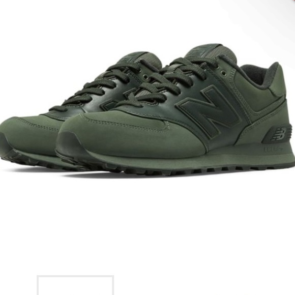 BRAND NEW hunter green new balance sneakers!