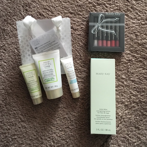 Satin hands, mint lotion, and lip gloss set