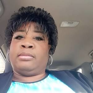 Meet your Posher, Candis