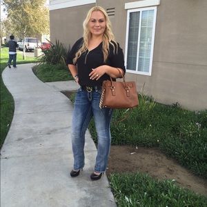 Meet your Posher, Dora