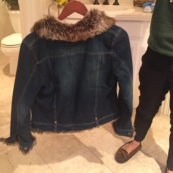 Denim jacket with fur cuff - Picture 3 of 3