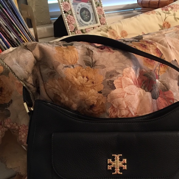 🆕Tory Burch "Mercer" Black Leather Slouchy Hobo. - Picture 8 of 8