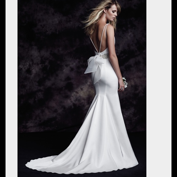 Brand New Paloma Blanca Wedding Gown, sz 12 (6-8)! - Picture 3 of 7