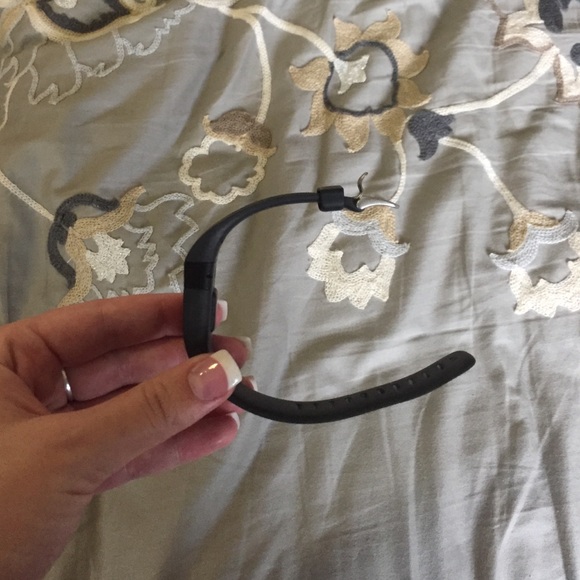 ~sold~ Fitbit HR - Picture 2 of 4
