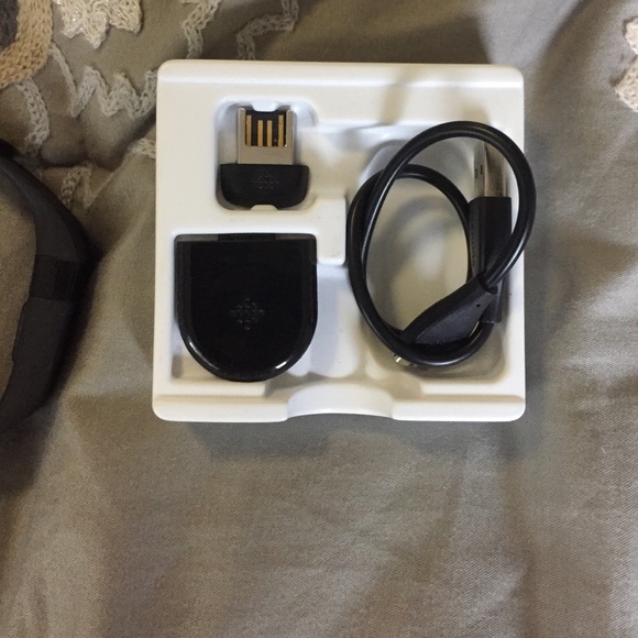 ~sold~ Fitbit HR - Picture 4 of 4