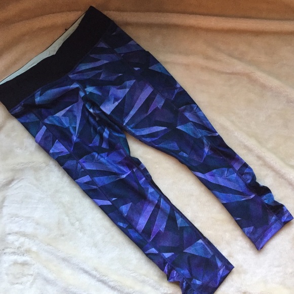 Lululemon Pretty Prism Speed Tights - Picture 2 of 4