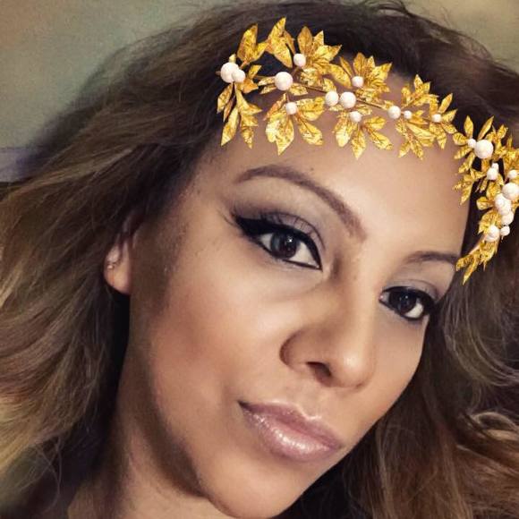 Meet your Posher, Elizabeth