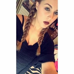 Meet your Posher, Courtney