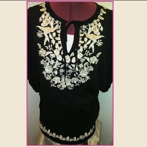 Metro Park Embroidered Tunic ~Stunning! Metro Park Embroidered Tunic ~Stunning!