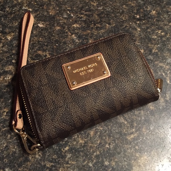 Michael - Michael Kors iPhone 4/4S wristlet