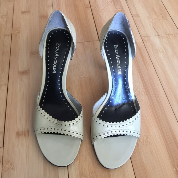 Enzo Angiolini Shoes - EUC Enzo anglioni leather patent cream 5.5