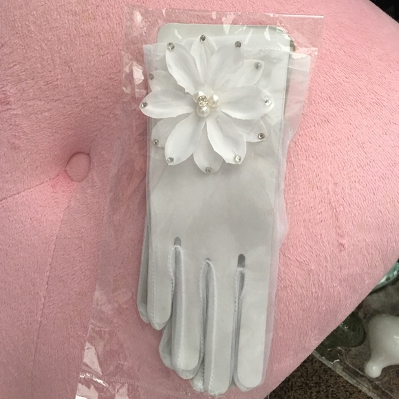 Wedding gloves