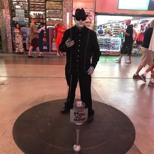 Meet your Posher, Leticia